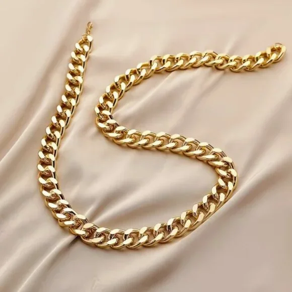 Stainless Steel Golden 9mm Choker Necklace, Six-Sided Polished Clavicle Chain - Picture 4 of 9